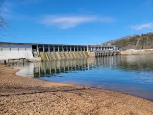 Bagnell Dam Access