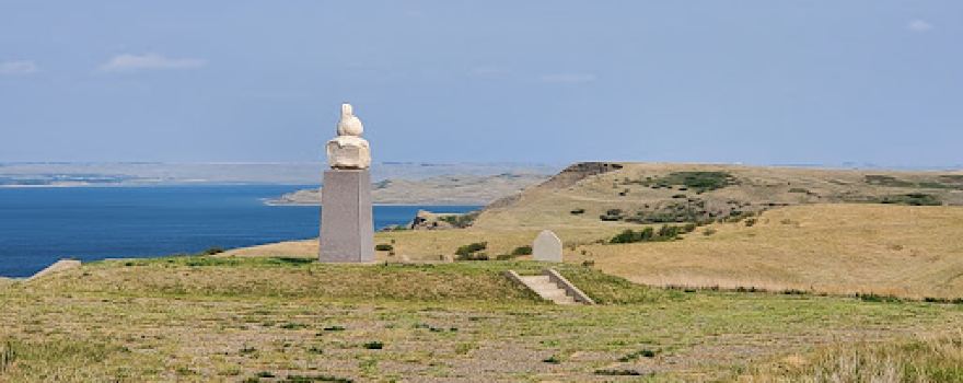 Sakakawea Monument