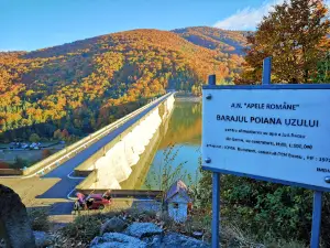 Barajul Poiana Uzului