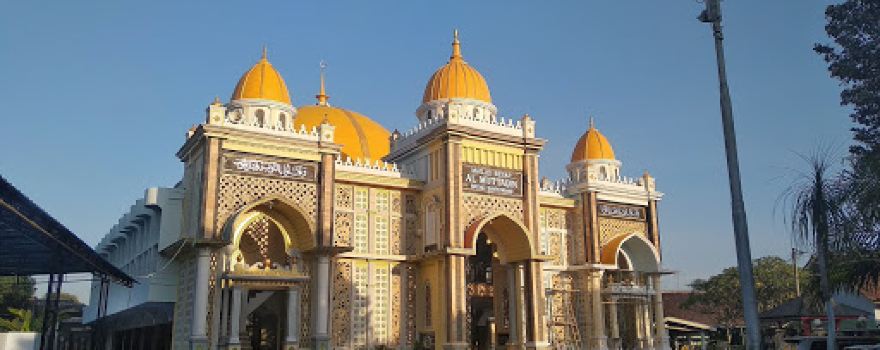 Masjid Besar AL MUTTAQIN
