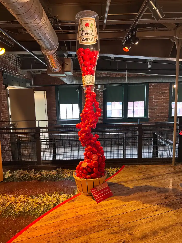 Hotels near Senator John Heinz History Center