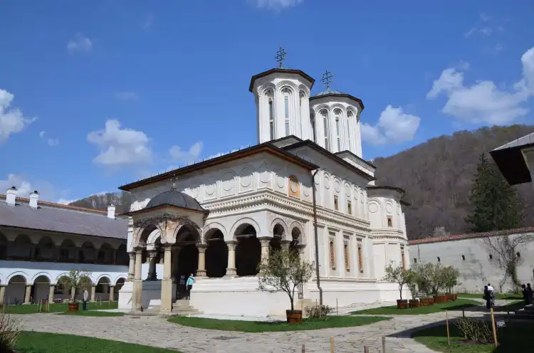 Hotels in Romanii de Jos