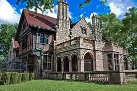 Hotels near Willistead Manor