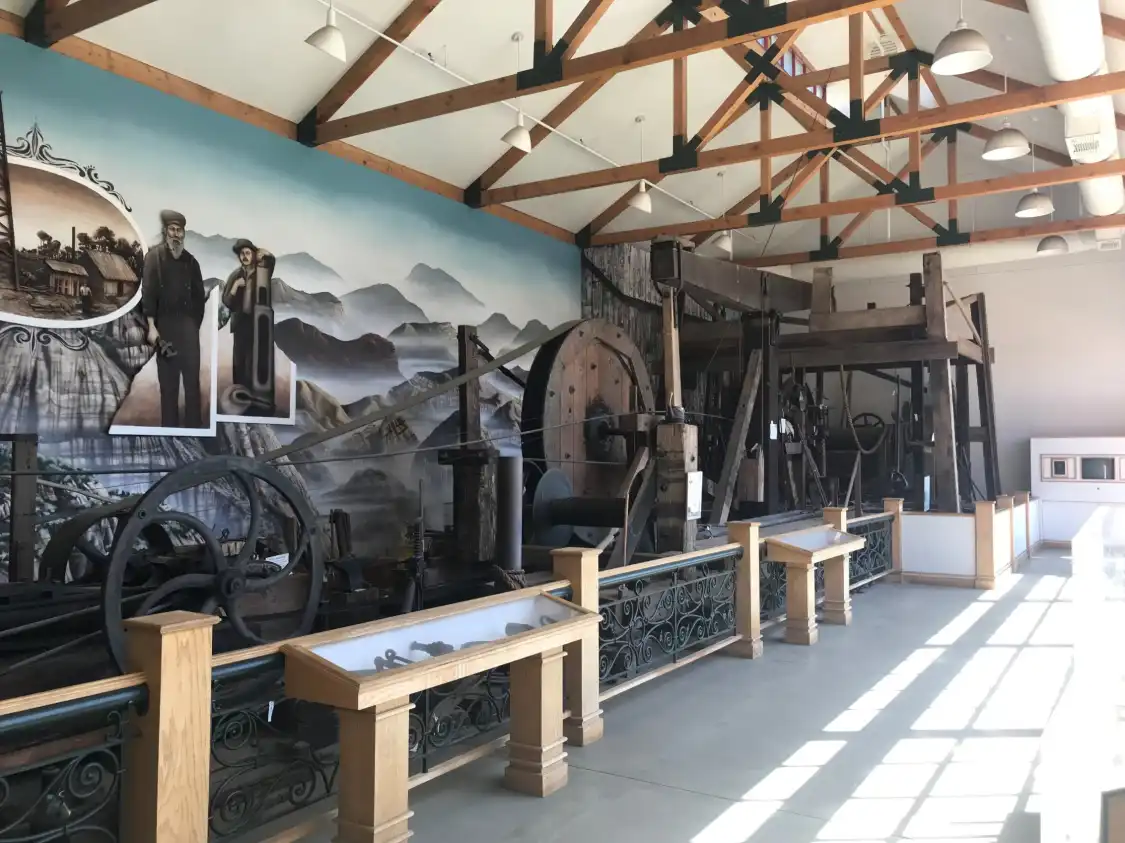 Hotels near California Oil Museum