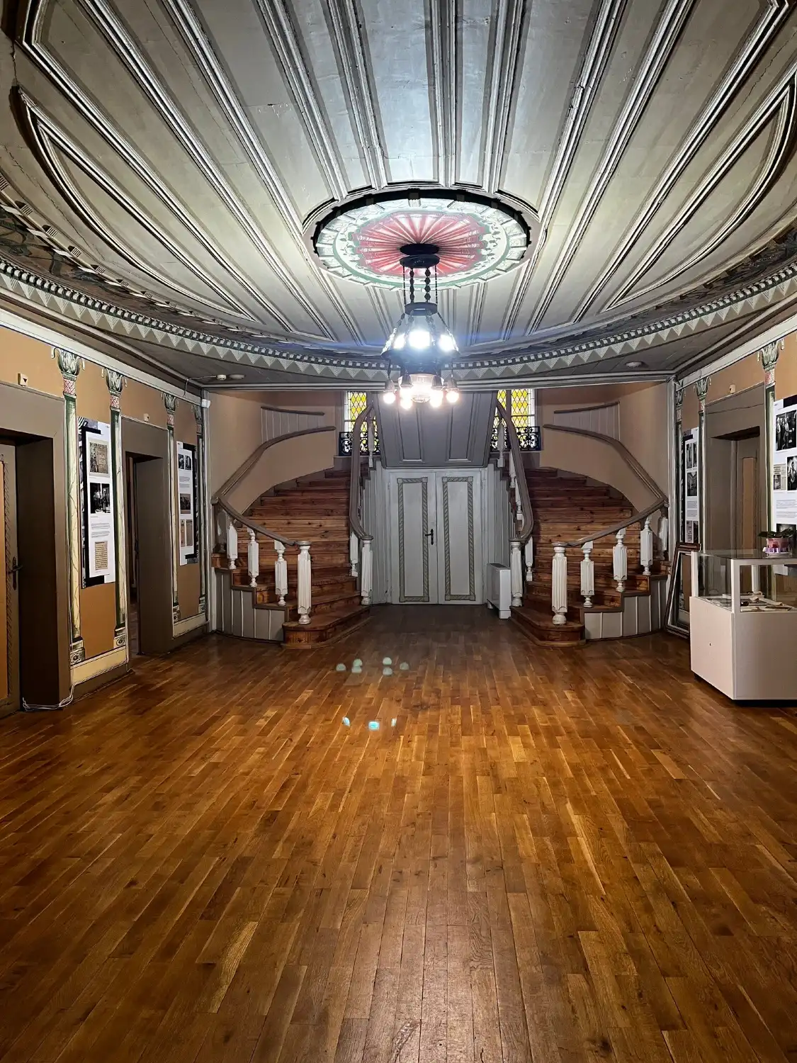 Hotels near Zlatyu Boyadjiev Gallery