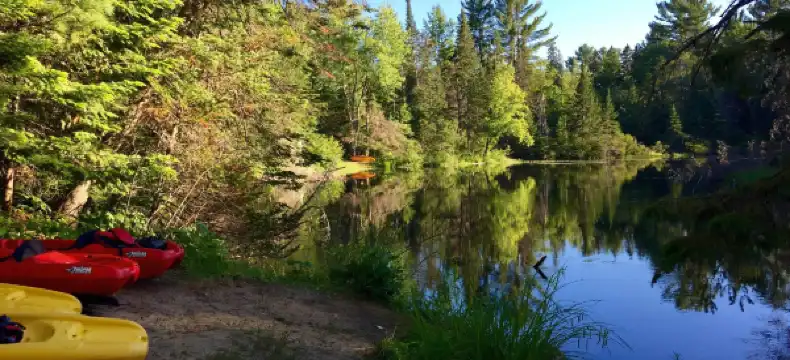 Hotels in Renfrew County