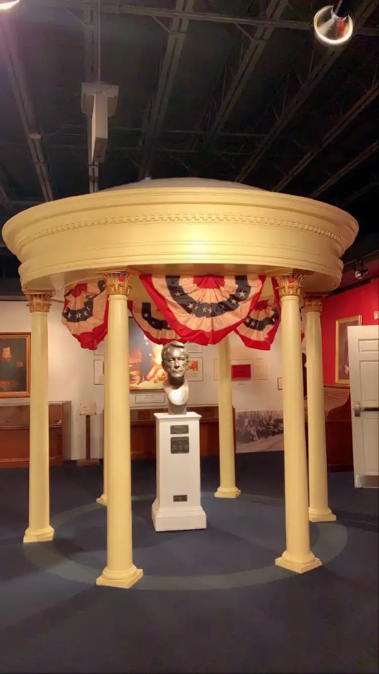 Hotels near Owensboro Museum of Science and History