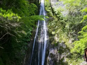 Kinugake Falls