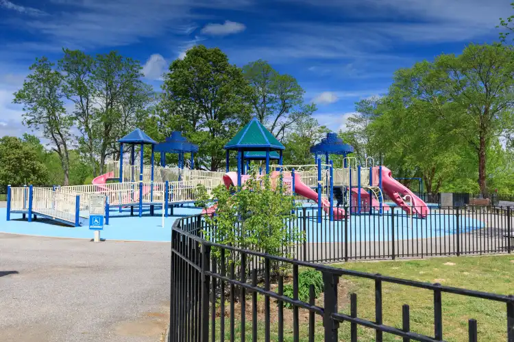 Hotels in Lake Ronkonkoma