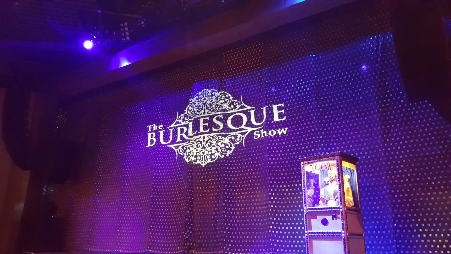 Hotels near The Music Box