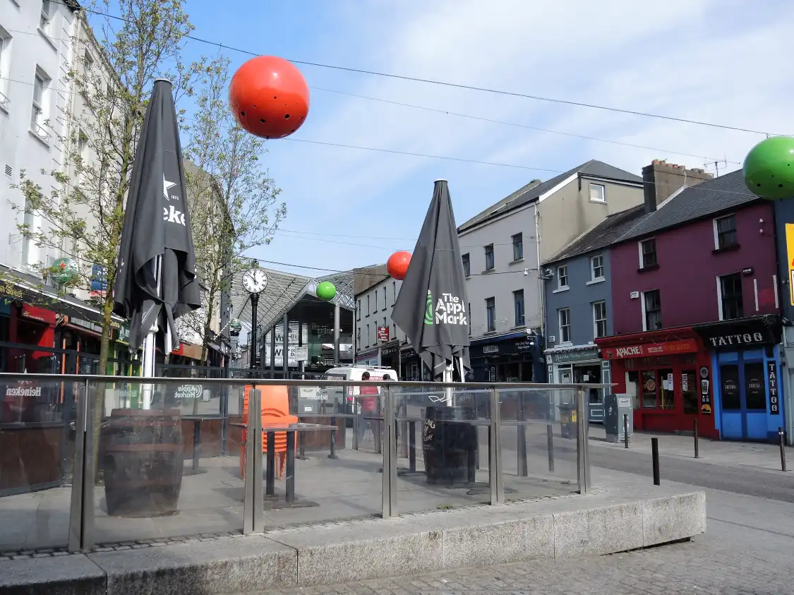 Hotels near The Apple Market