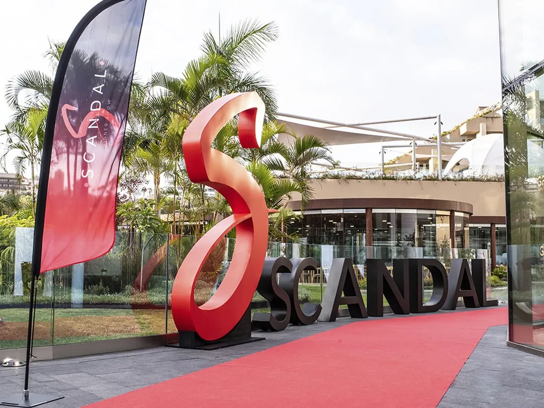 5_Scandal Dinner Show