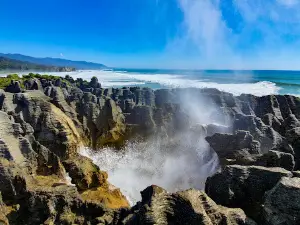 Pancake Rocks and Blowholes Track