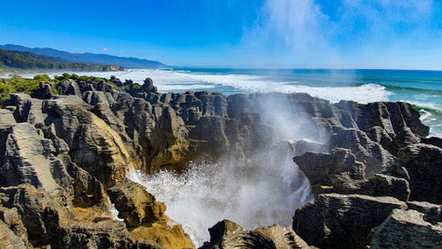 Pancake Rocks and Blowholes Track
