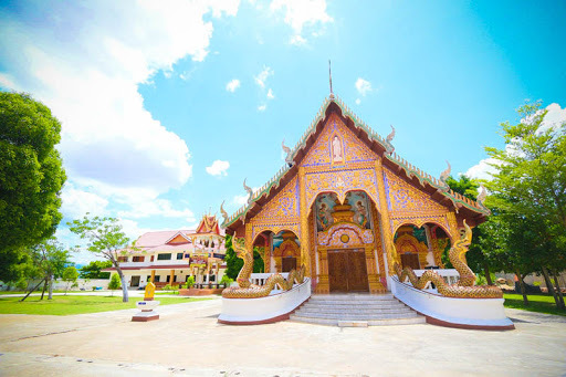 Compare 5 airports near Phayao