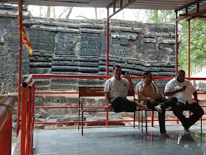 Ancient Shiv Temple, Pandhardevi