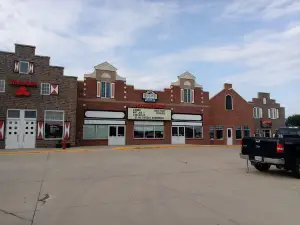 Holland Plaza Theatre