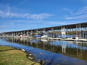 Cherokee Marina & Campground