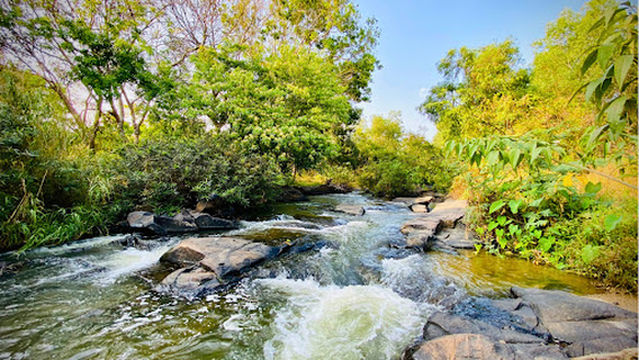 Khu campingThác Hoà Bình hồ xuân hương