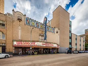 Paramount Theatre