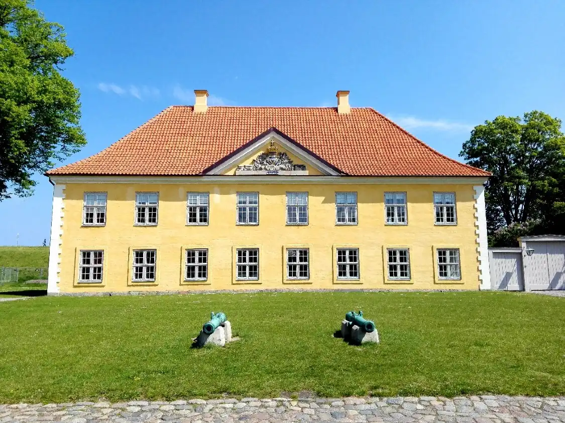 Hotels near Kastellet