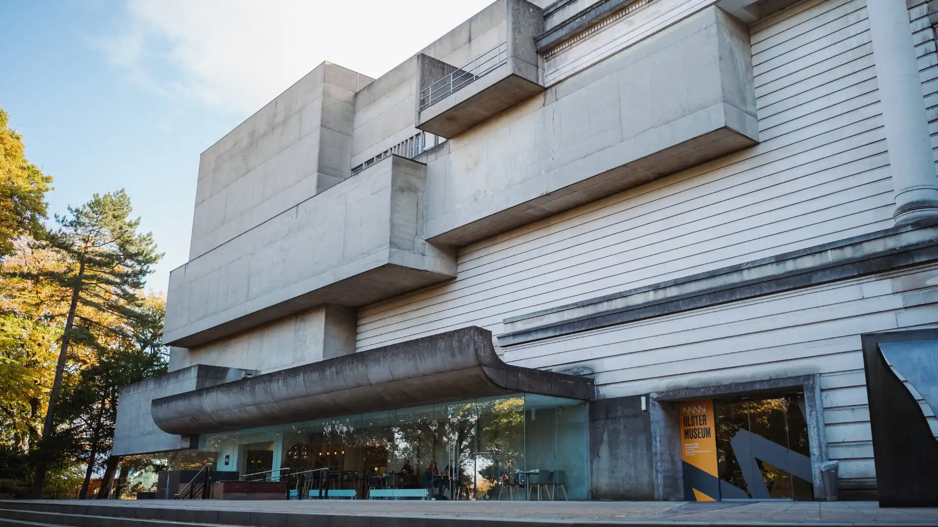 Hotels near Ulster Museum
