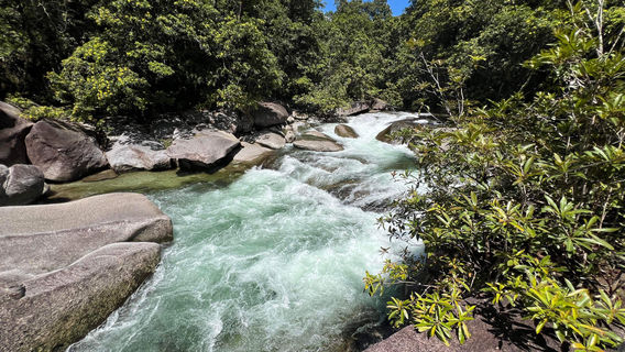 Babinda Boulders