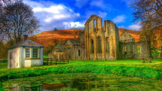 Abaty Glyn Y Groes / Valle Crucis Abbey