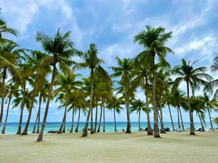 Hotels near Dumaluan Beach