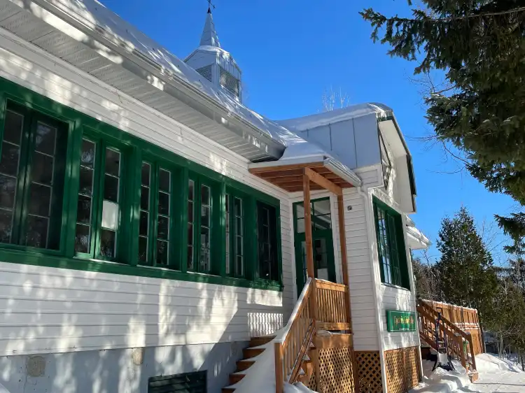 Hotels in Saint-Joseph-de-la-Rive
