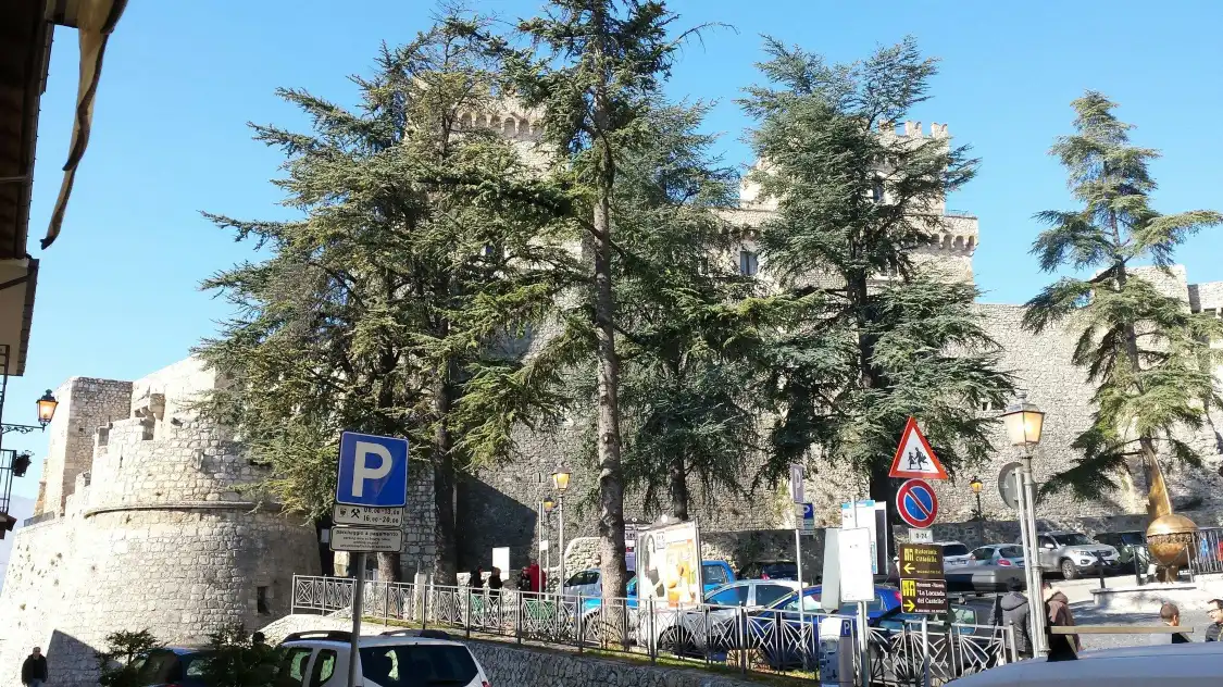 Các khách sạn gần Nuovo museo Paludi di Celano - Centro di restauro
