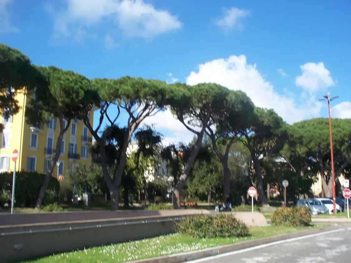 Hotels near Monumento ai Partigiani