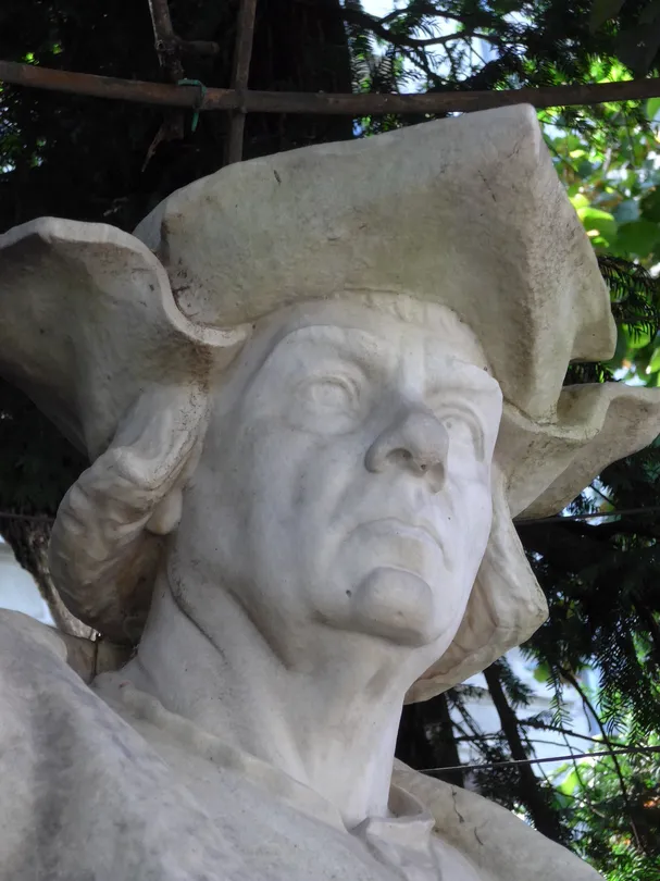 3_Statue of Lodewijk Van Bodeghem