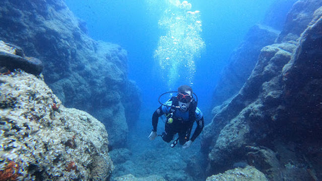 Flisvos PADI Dive Center - Naxos Scuba Diving