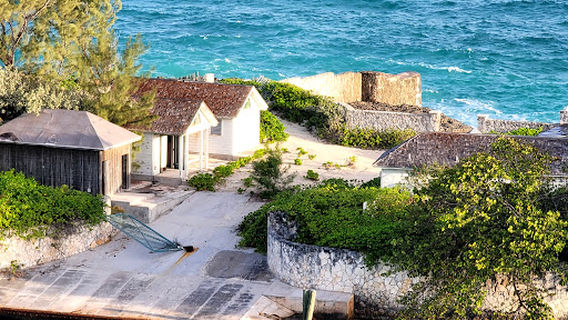 Nassau Harbour Lighthouse