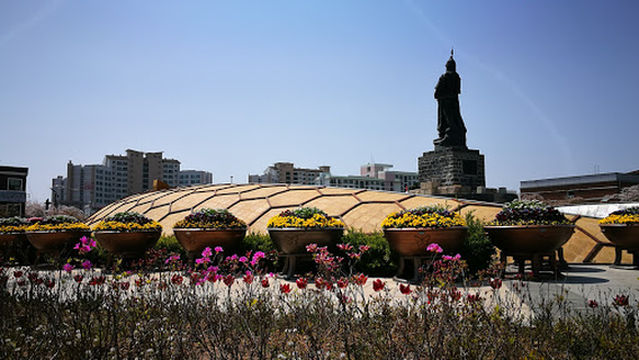 Statue of Lee Sun-sin