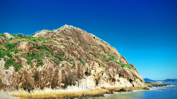 Capricorn Coast National Park Double Heads Section