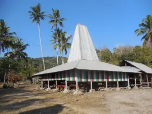 Pantai Maloba