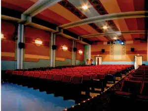 Dells Theatre