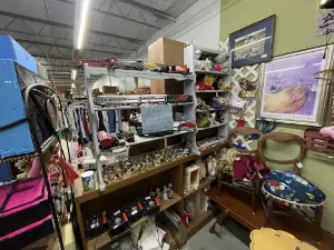 R & R Bargain Center-Flea Market