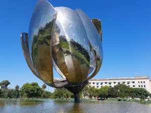 Floralis Generica