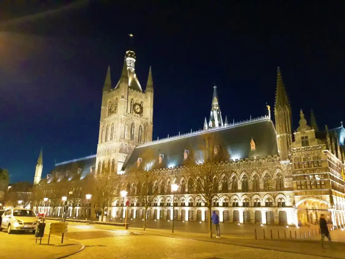 Hotels near In Flanders Fields Museum