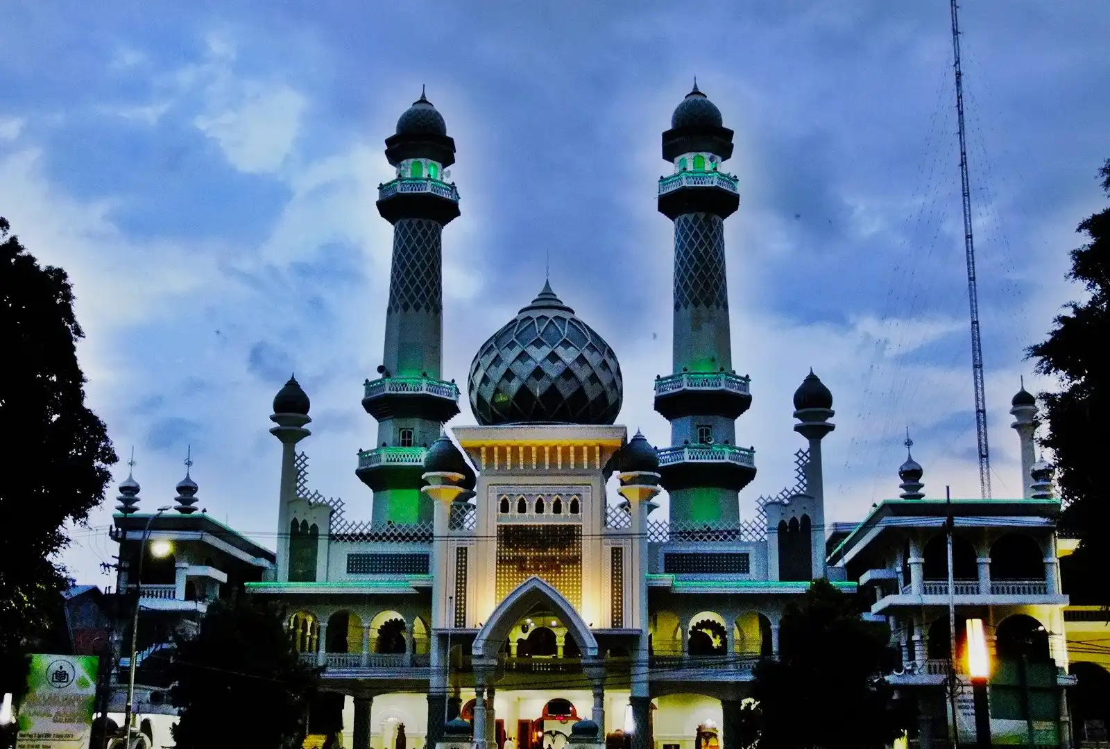 Hotel dekat Masjid Agung Jami' Kota Malang