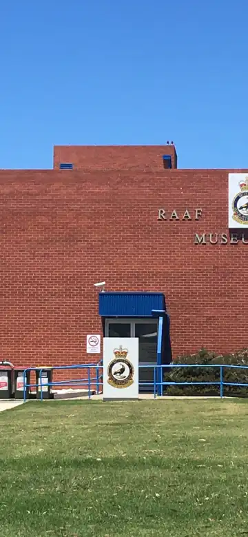 鄰近皇家澳洲空軍博物館的酒店