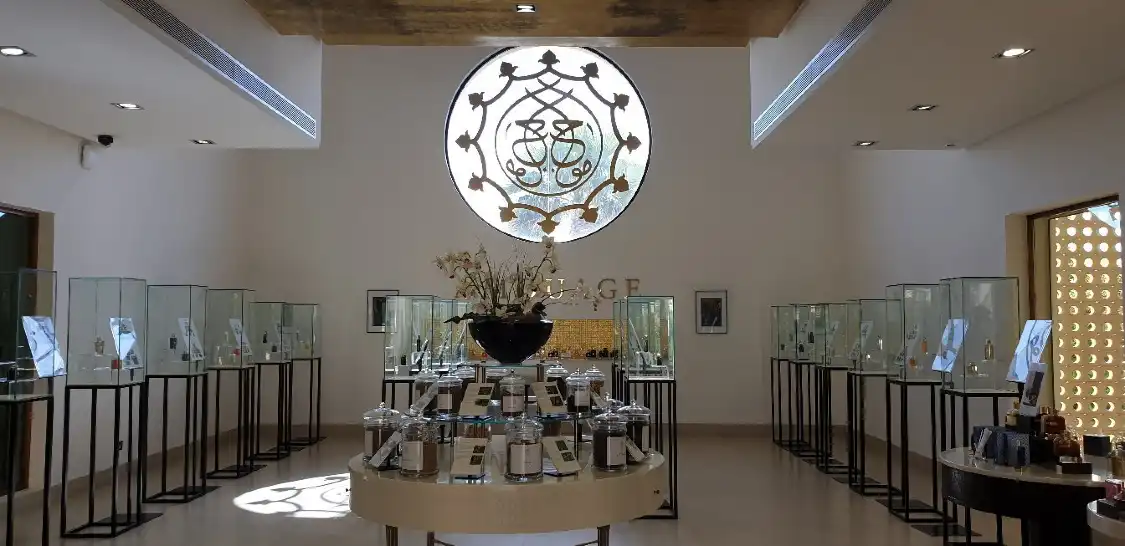 Отели рядом с достопримечательностью «Amouage Perfumery»