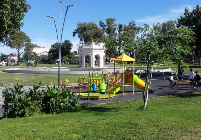 Paseo General Navarro
