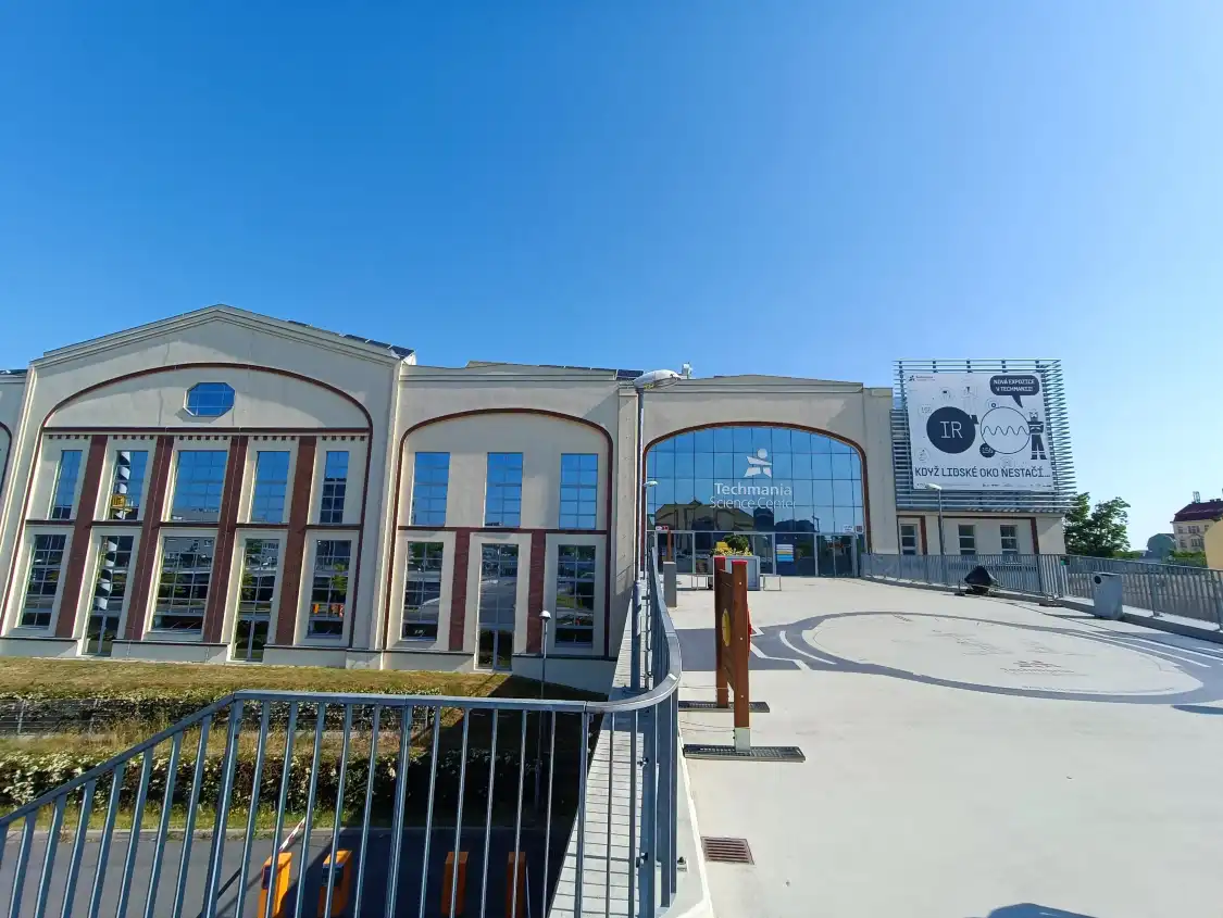 Techmania Science Centre 주변 호텔