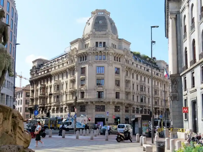 Hotel in zona Palazzo Meroni