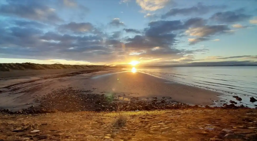Hotels near Irvine Beach