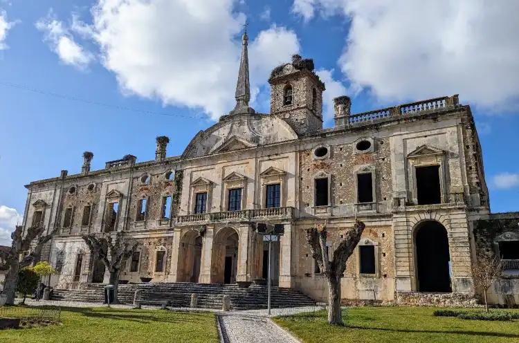Hotels in Manique do Intendente